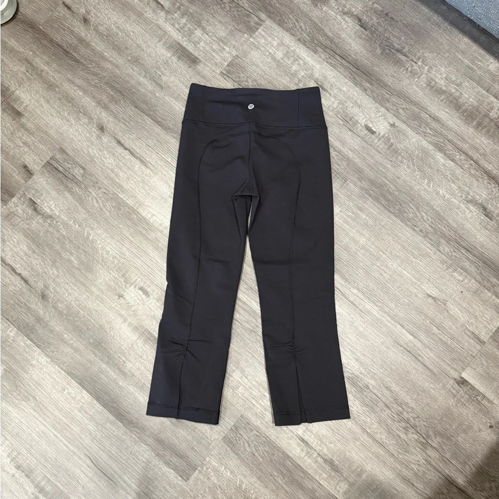 Lululemon Black Cropped Leggings Slit Hem High Rise Size 2 NWOT - Picture 6 of 10